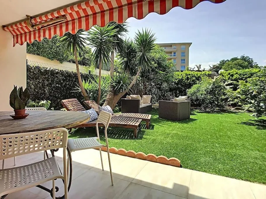 Rabiac - Charming 1 Bedroom With Private Garden Antibes 0*,  France