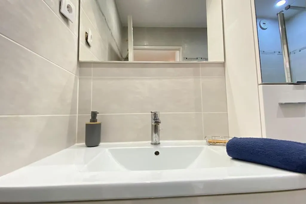 Rabiac - Charming 1 Bedroom With Private Garden Antibes 0*,  France